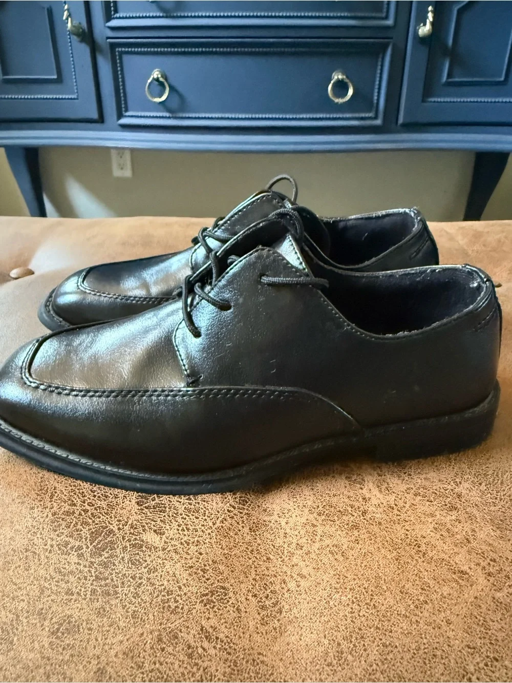Classic Black Men's Leather Lace-Up Shoes